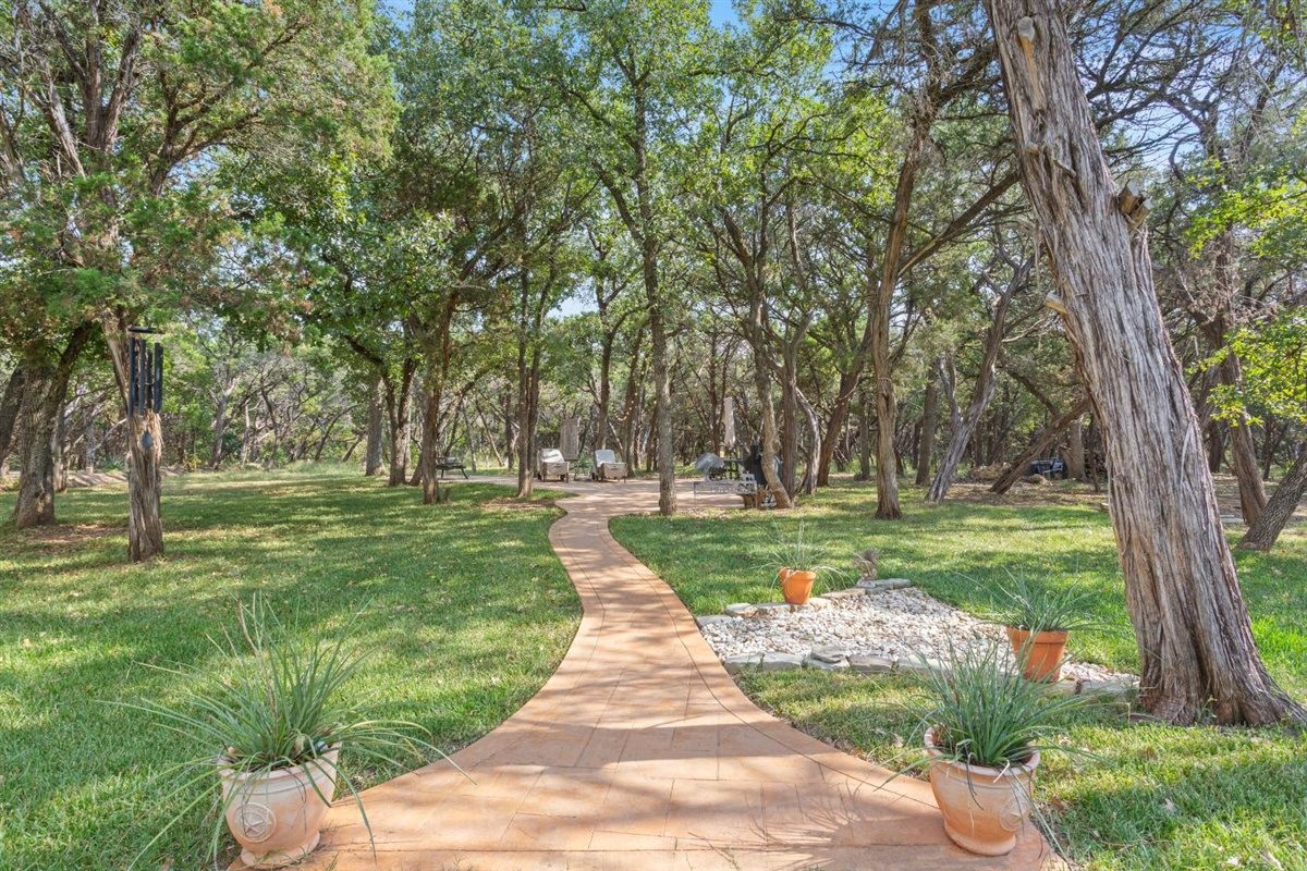 1092 Century Oaks Drive China Spring TX 76633
