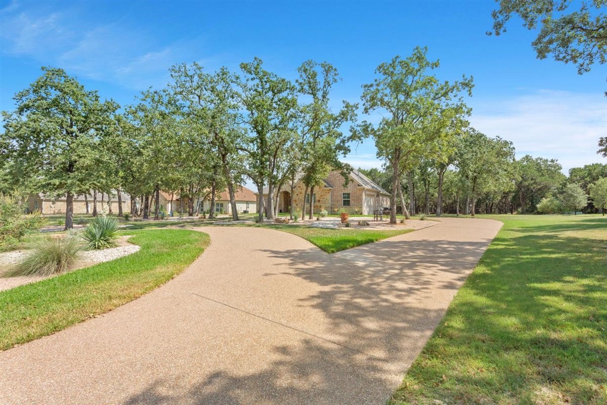 1092 Century Oaks Drive China Spring TX 76633