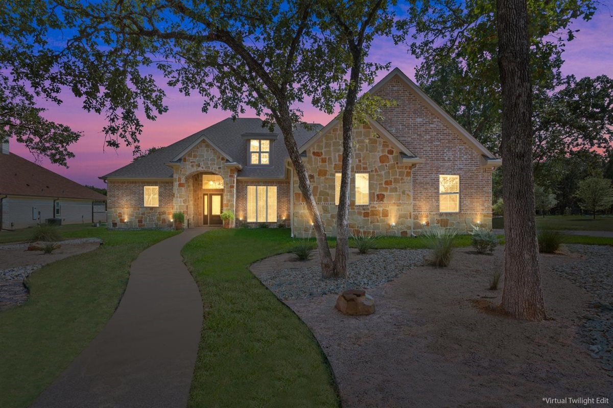 1092 Century Oaks Drive China Spring TX 76633