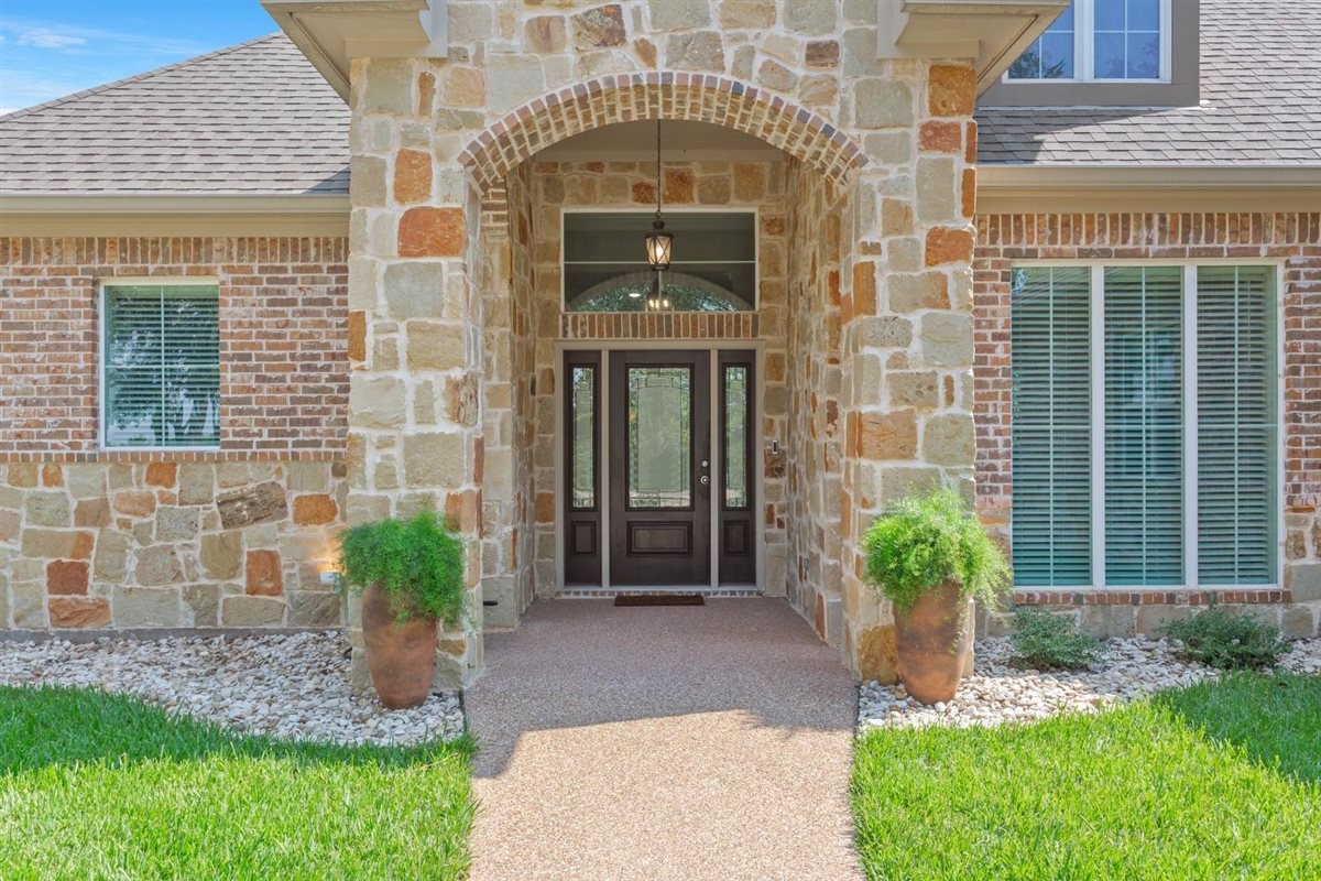 1092 Century Oaks Drive China Spring TX 76633