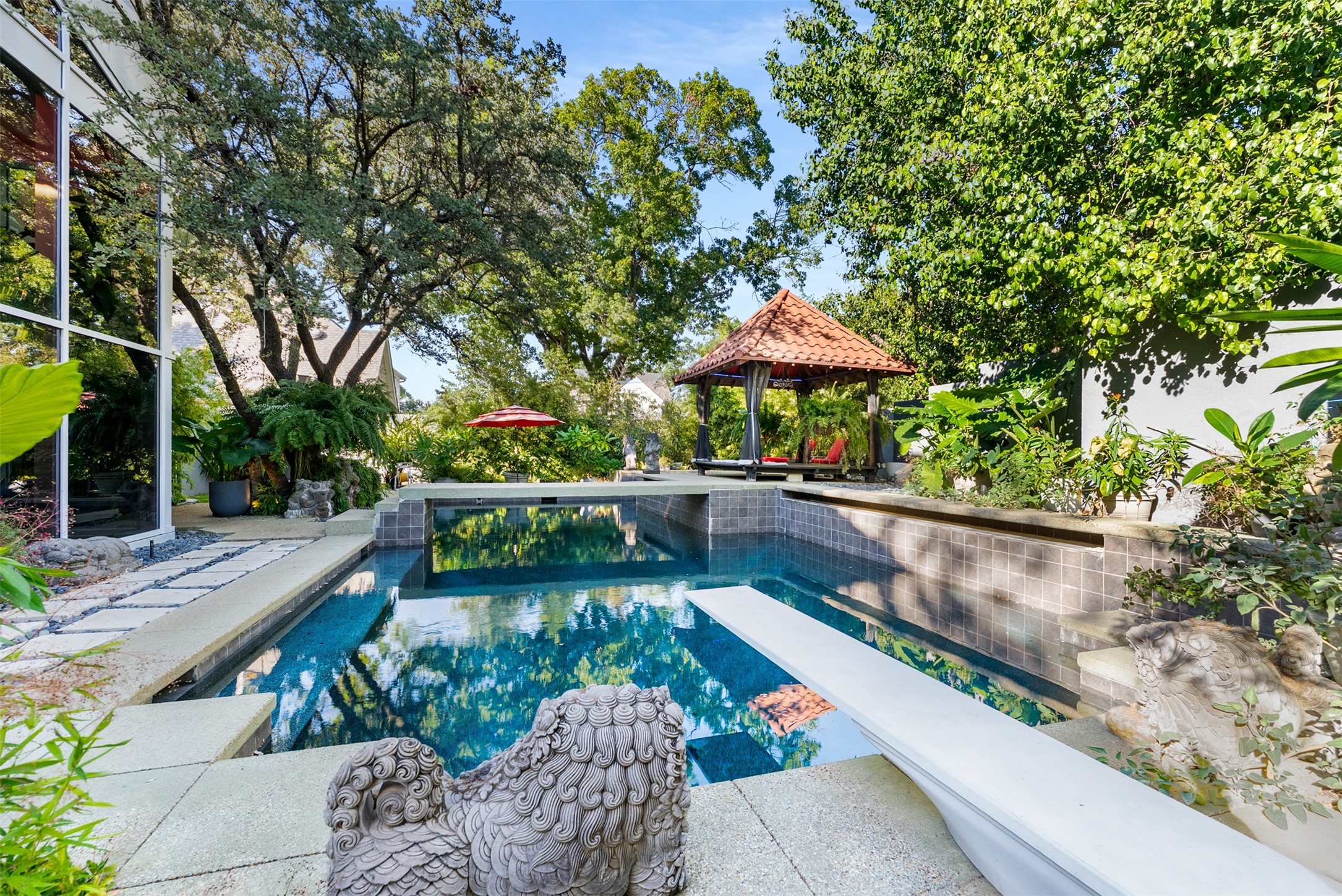 10406 Crestover Drive Dallas TX 75229