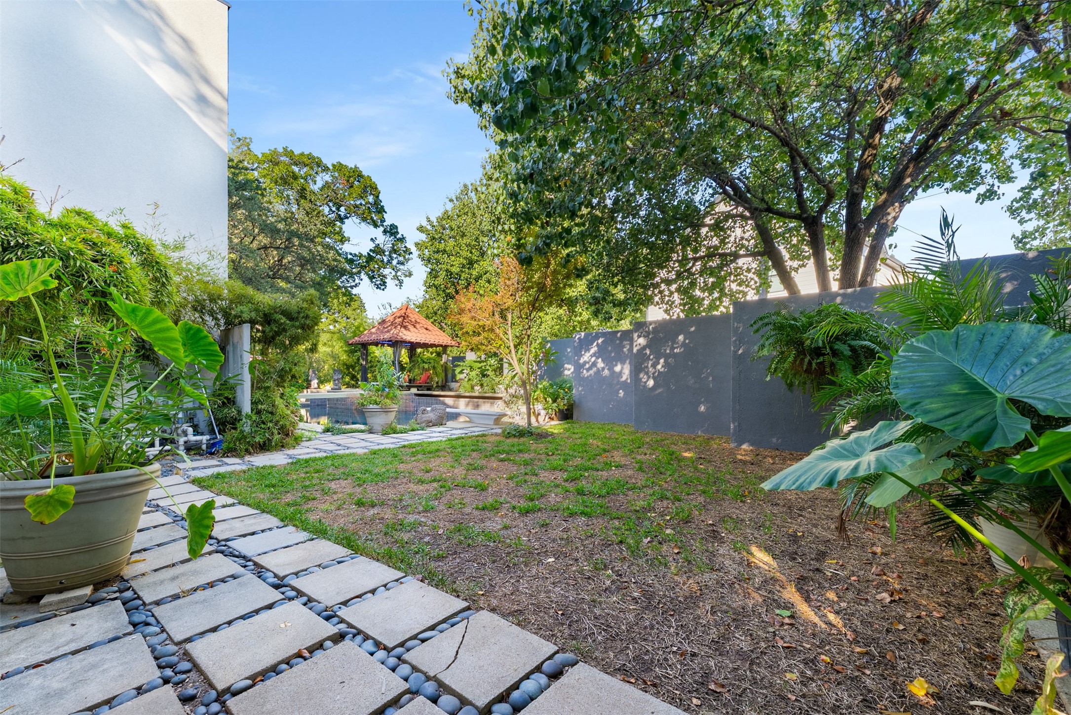 10406 Crestover Drive Dallas TX 75229