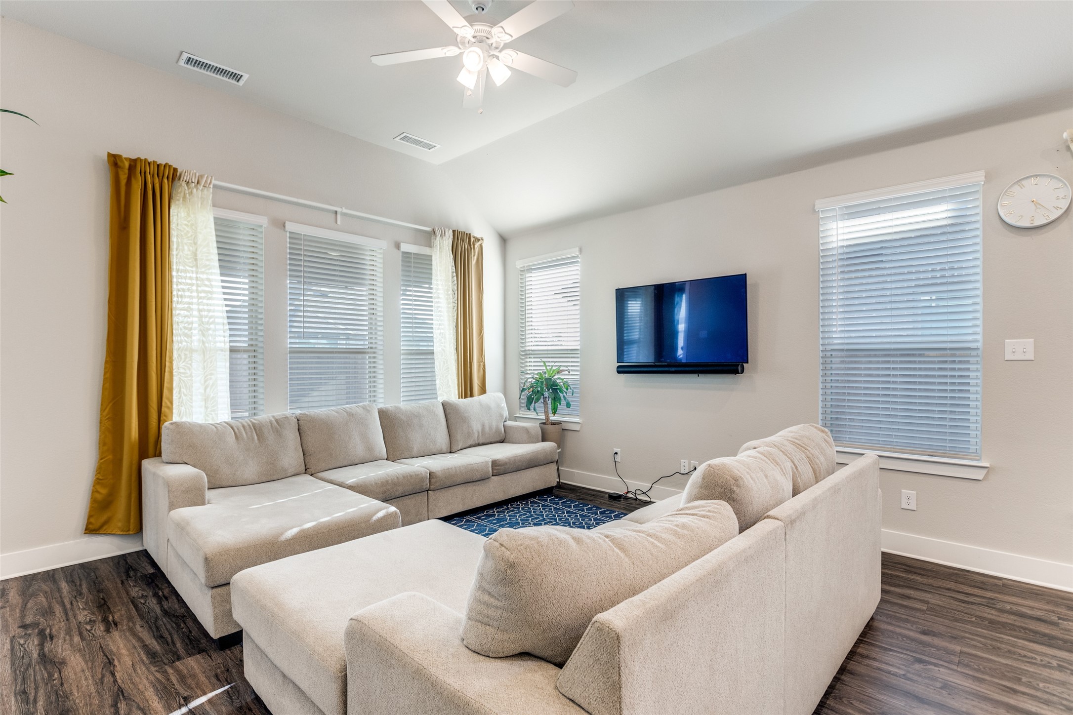 1904 Dappled Grey Avenue Aubrey TX 76227