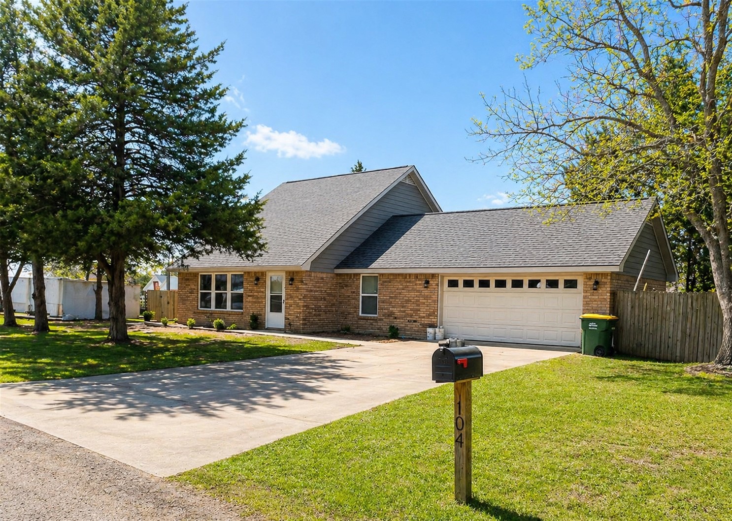 104 Cedar Creek Drive Groesbeck TX 76642