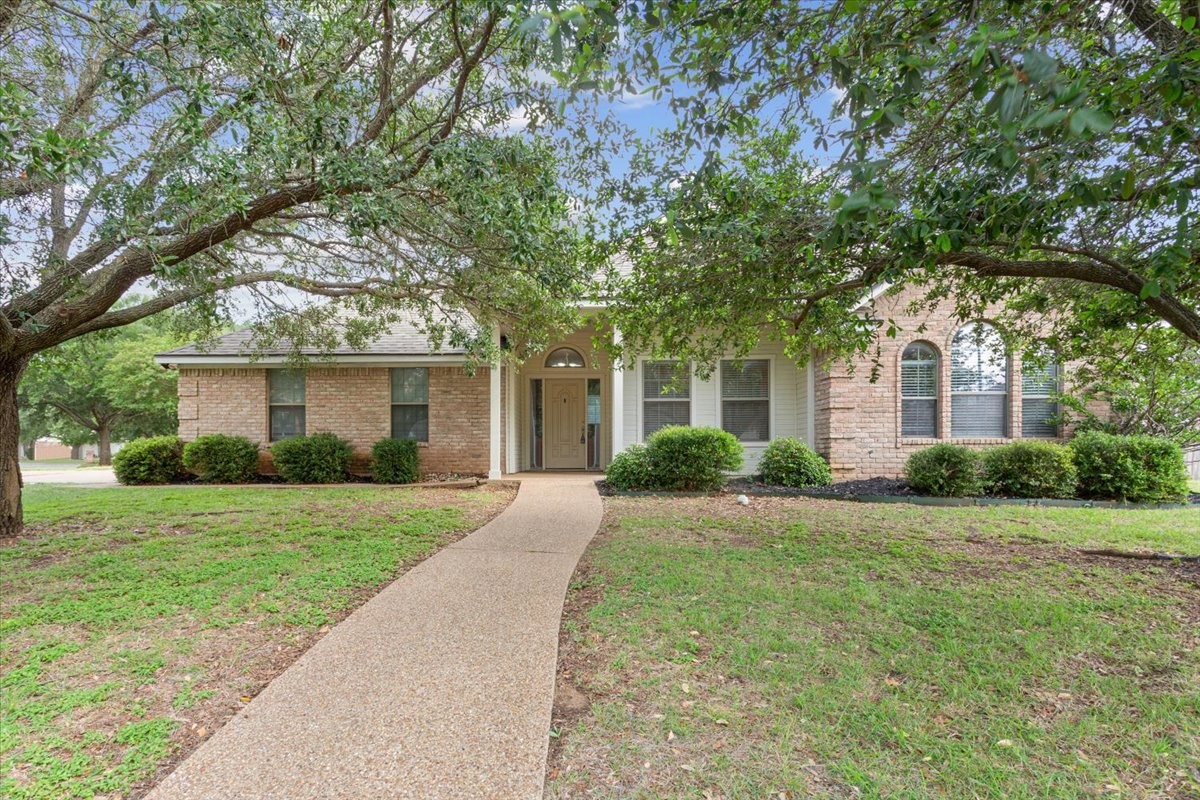 10136 Aragon Drive Waco TX 76708