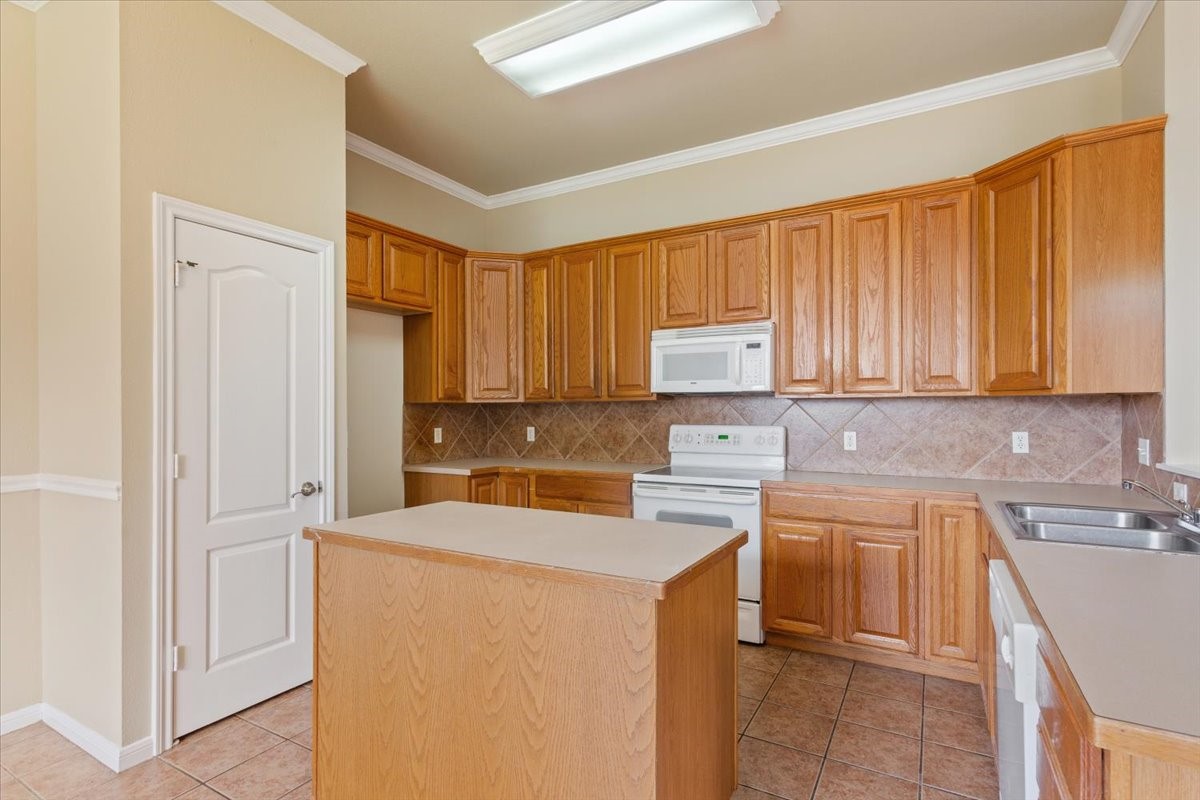 10136 Aragon Drive Waco TX 76708