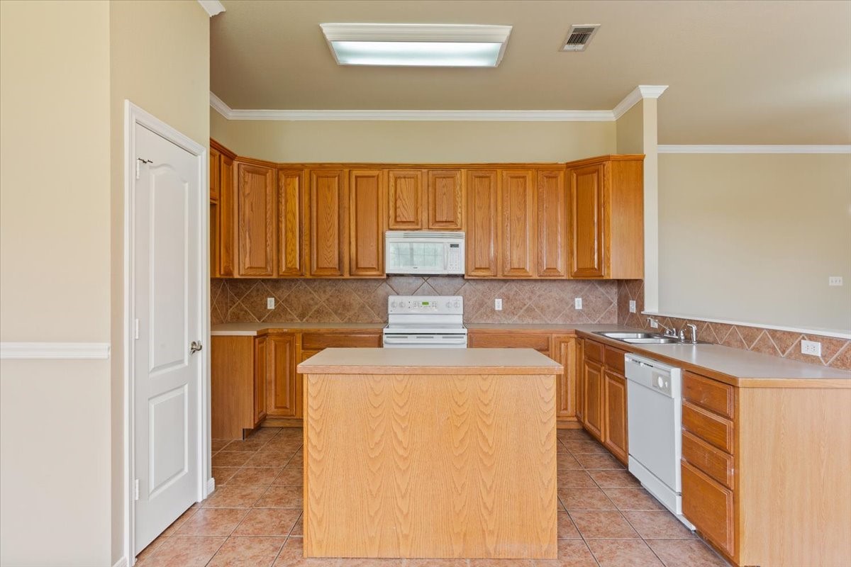 10136 Aragon Drive Waco TX 76708
