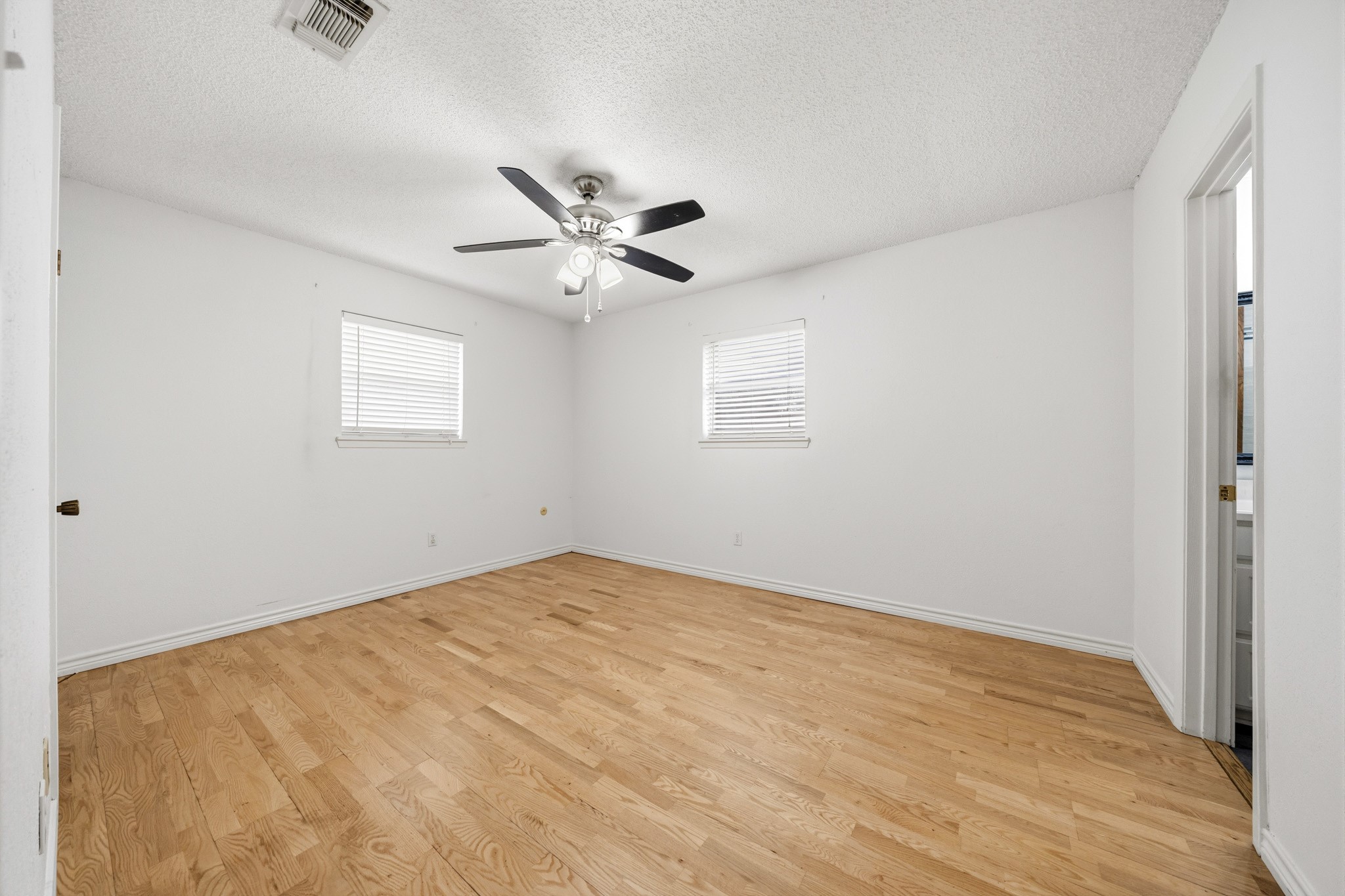 401 Briarfield Street Hewitt TX 76643