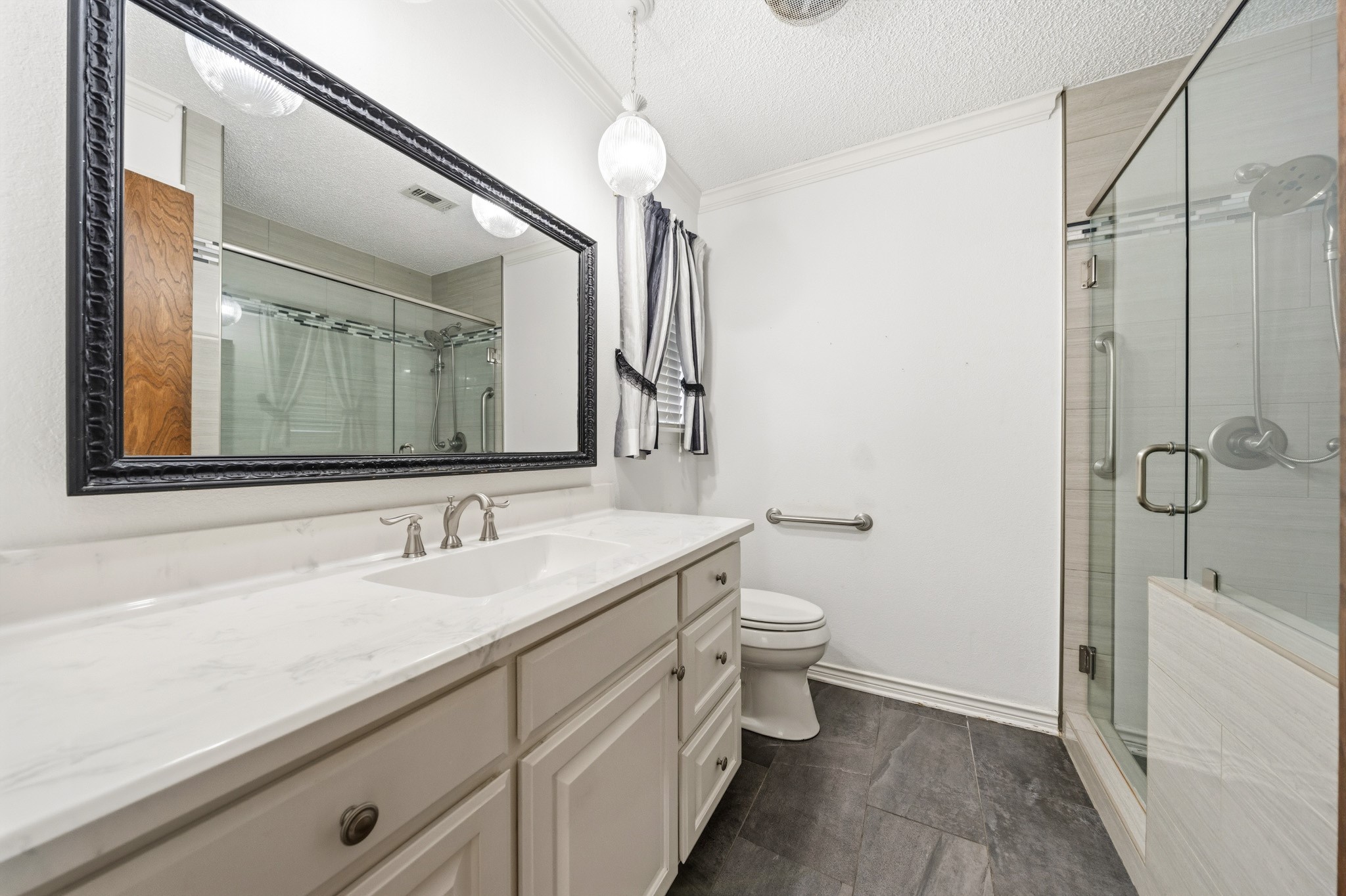 401 Briarfield Street Hewitt TX 76643