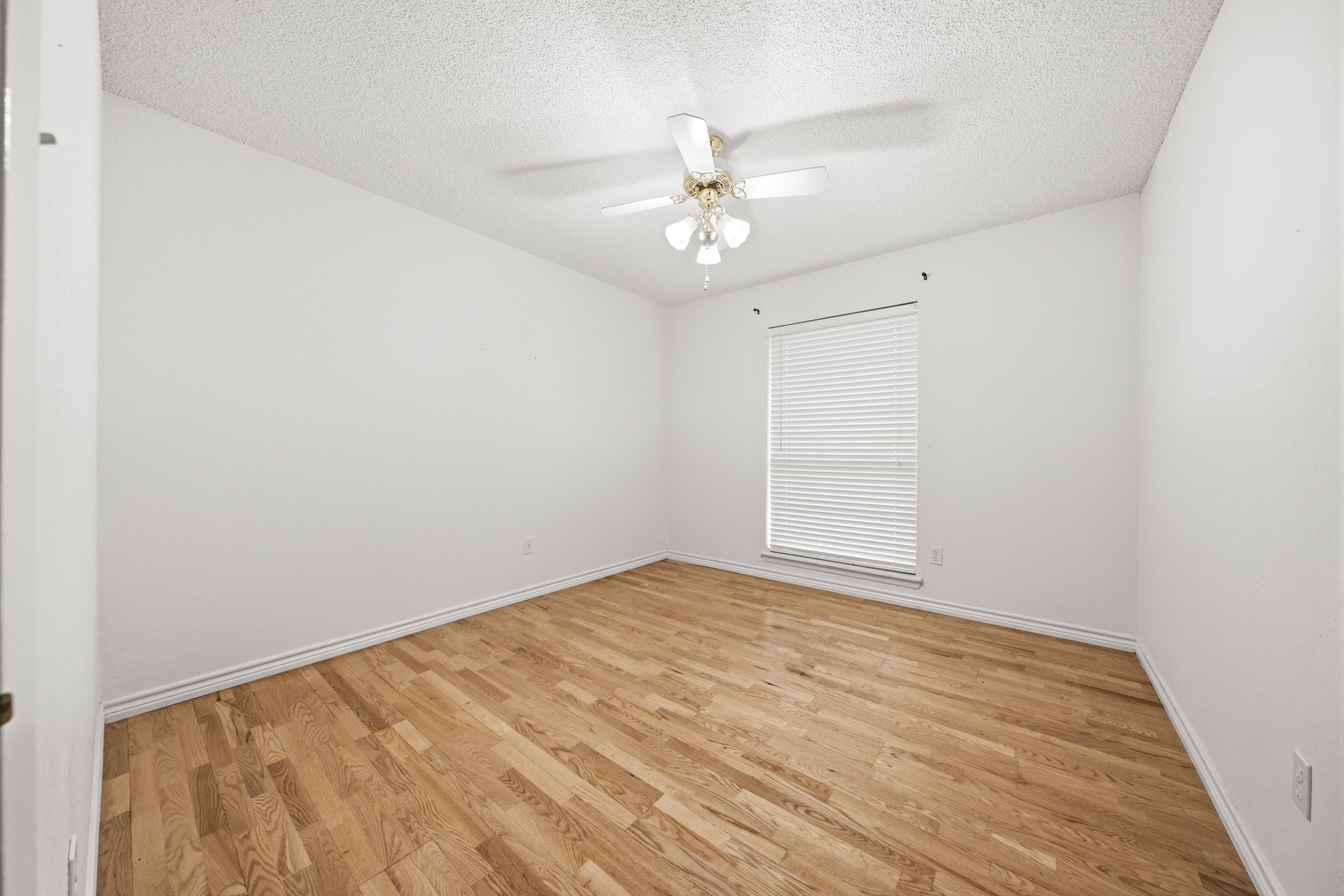 401 Briarfield Street Hewitt TX 76643