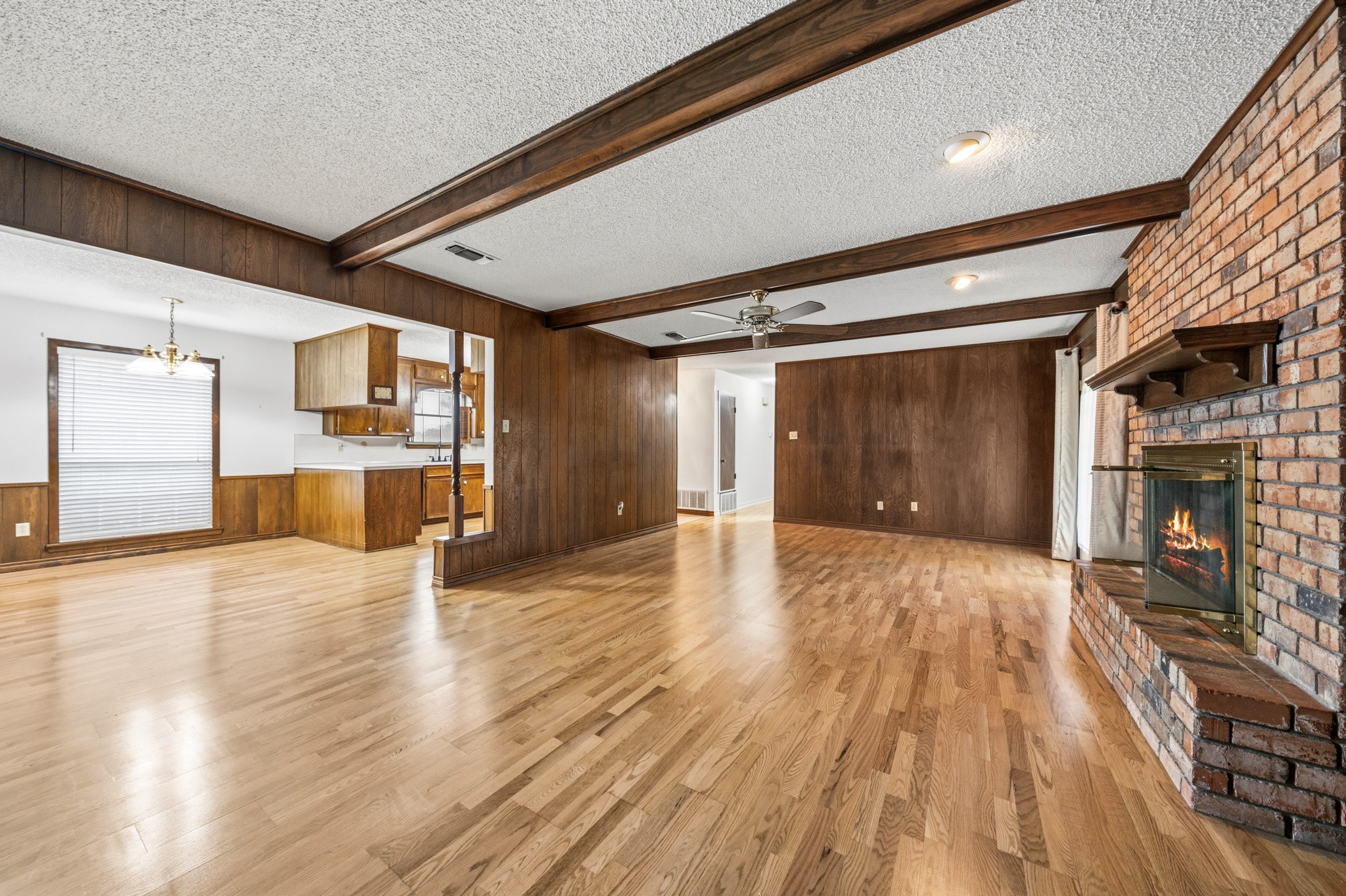 401 Briarfield Street Hewitt TX 76643