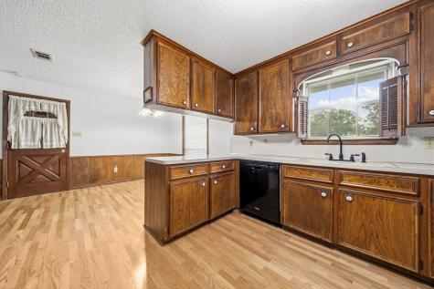 401 Briarfield Street Hewitt TX 76643