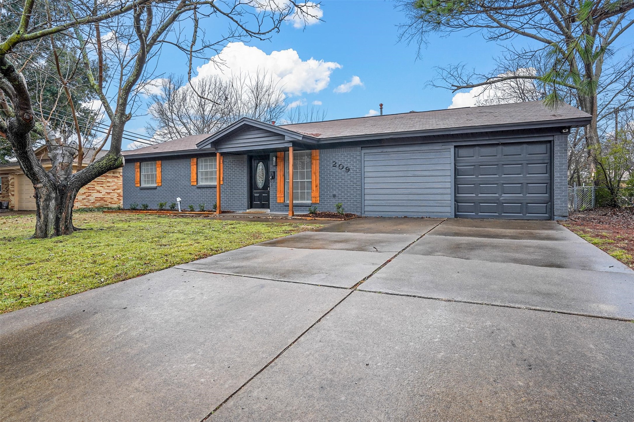 209 NW Jill Ann Drive Burleson TX 76028