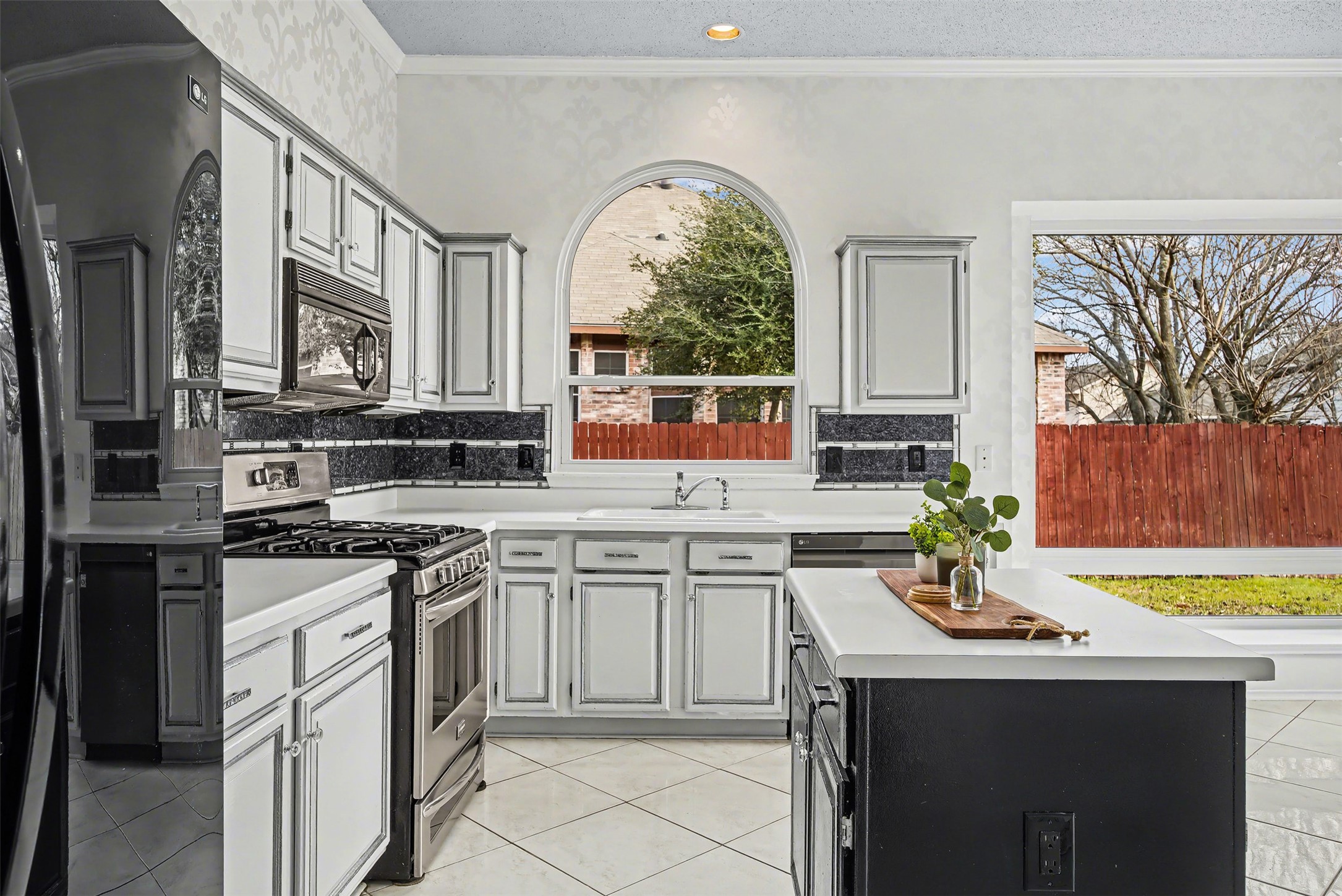 1132 Devonshire Drive Desoto TX 75115