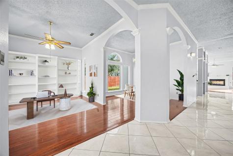 1132 Devonshire Drive Desoto TX 75115