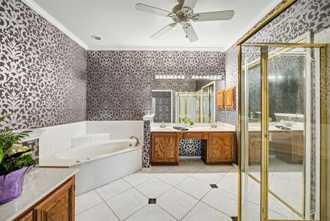 1132 Devonshire Drive Desoto TX 75115