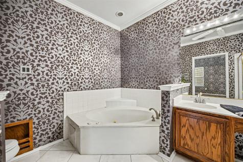 1132 Devonshire Drive Desoto TX 75115
