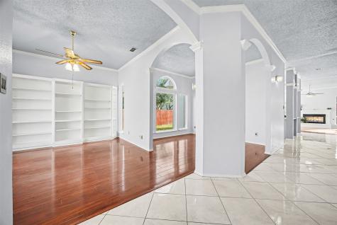 1132 Devonshire Drive Desoto TX 75115
