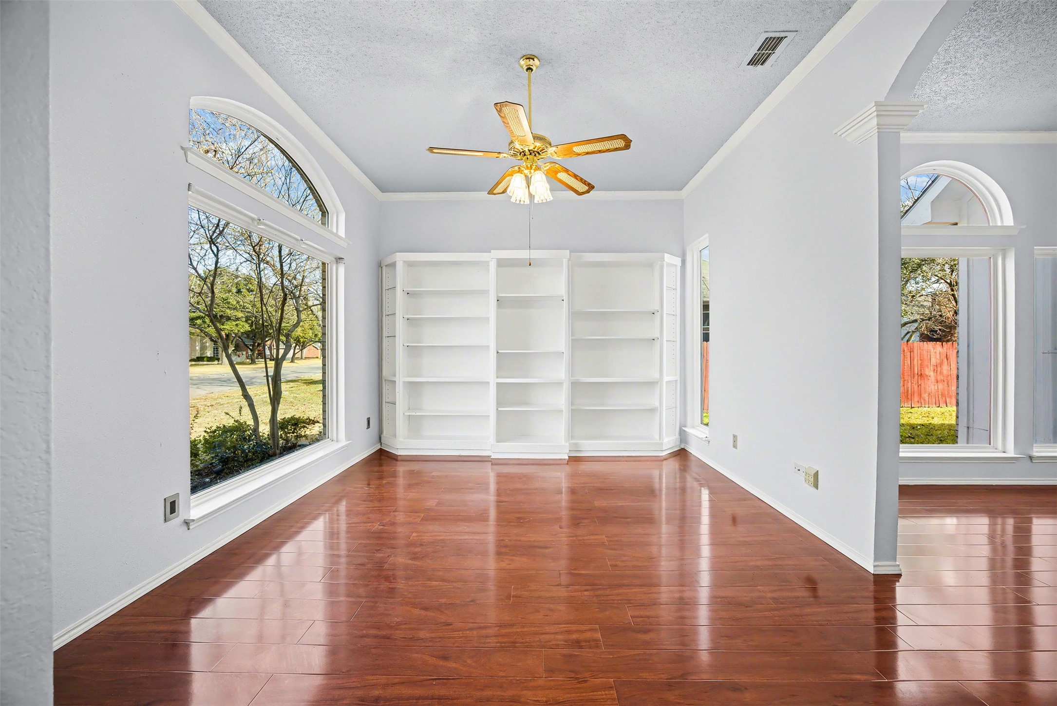1132 Devonshire Drive Desoto TX 75115