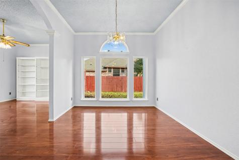 1132 Devonshire Drive Desoto TX 75115