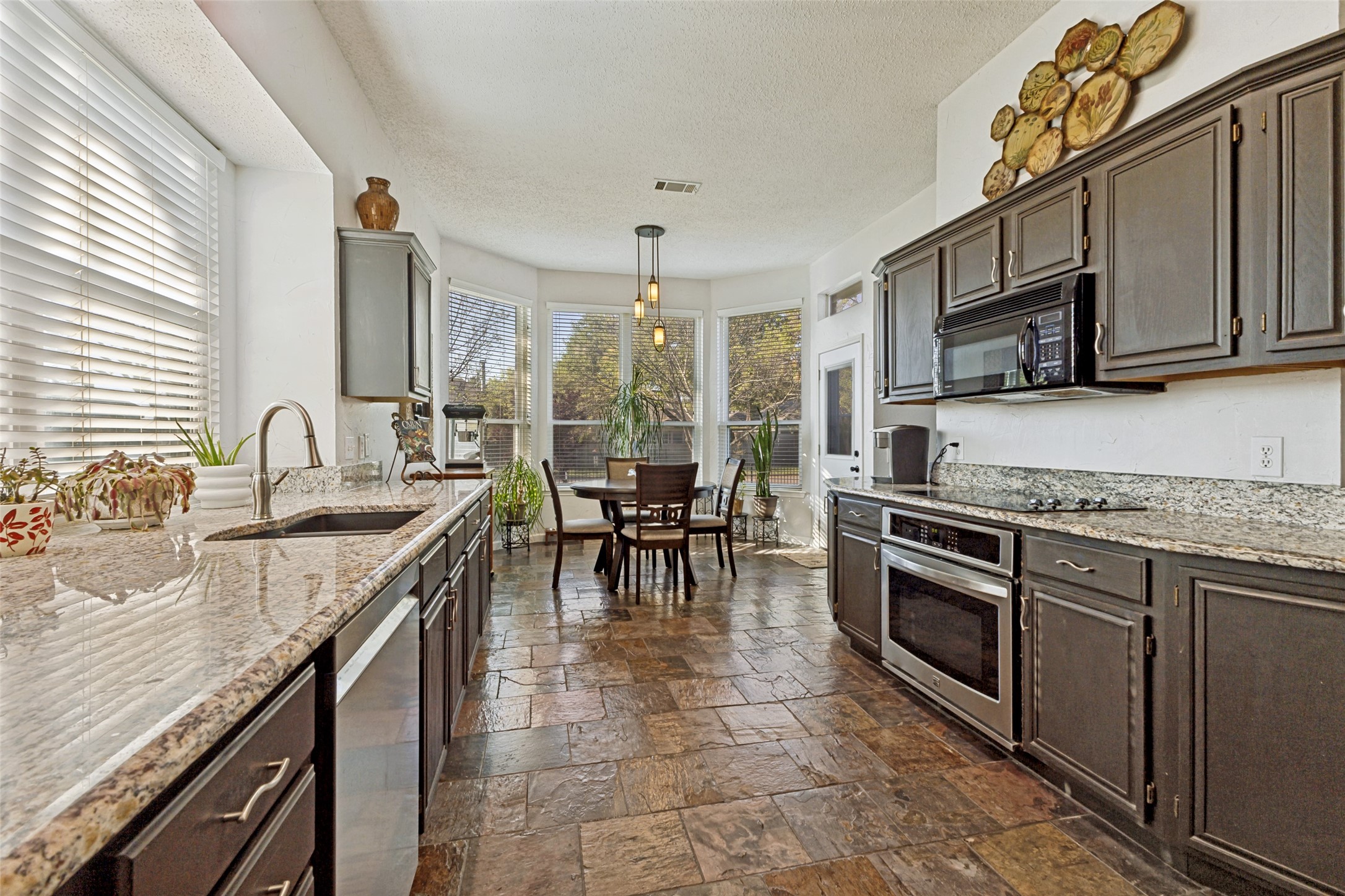 9806 Chasefield Drive Rowlett TX 75087