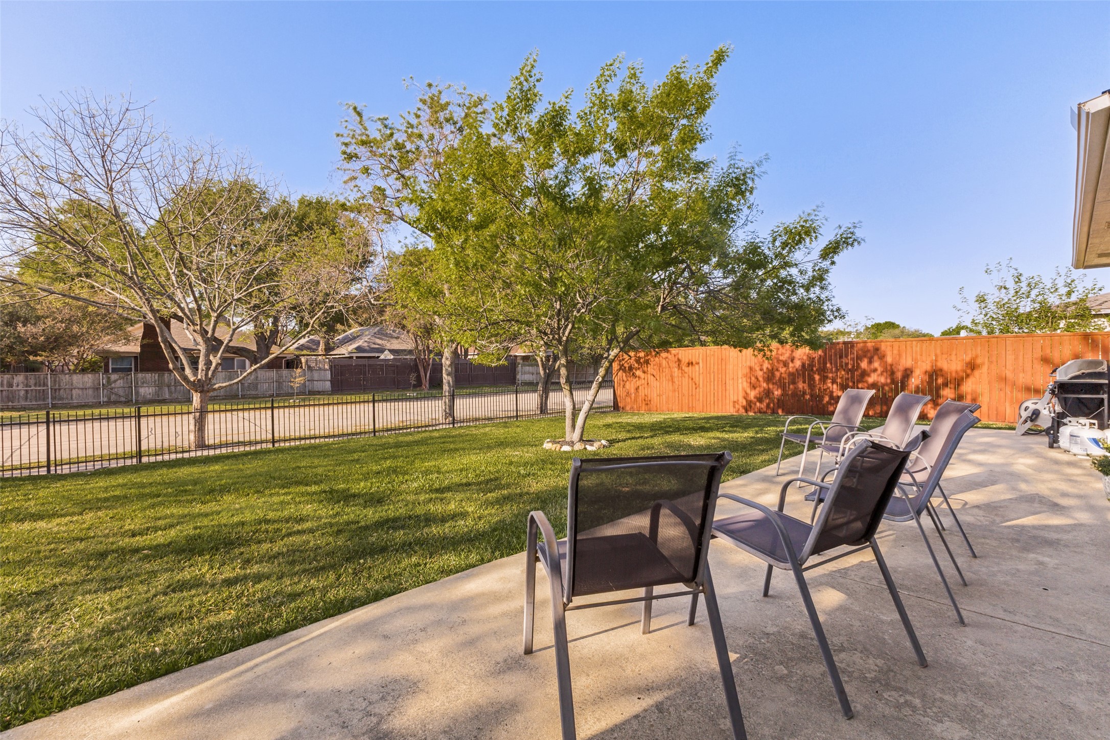 9806 Chasefield Drive Rowlett TX 75087