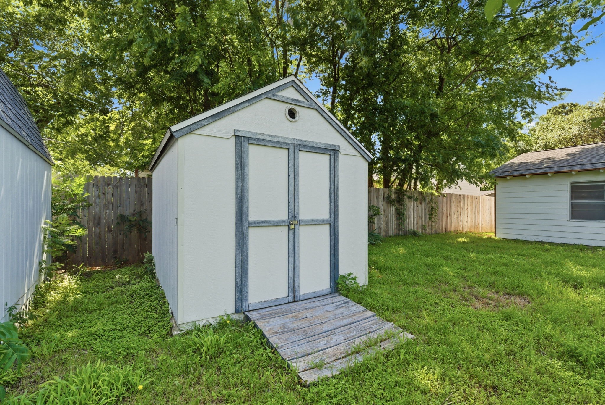 736 Oak Drive Hurst TX 76053