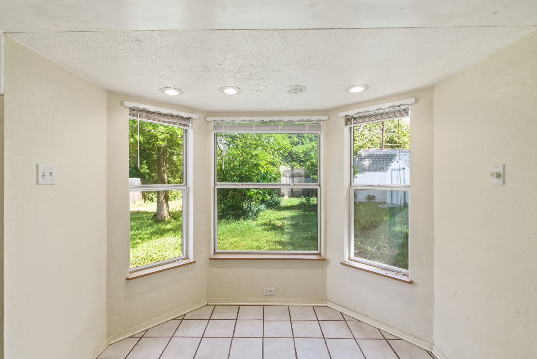 736 Oak Drive Hurst TX 76053