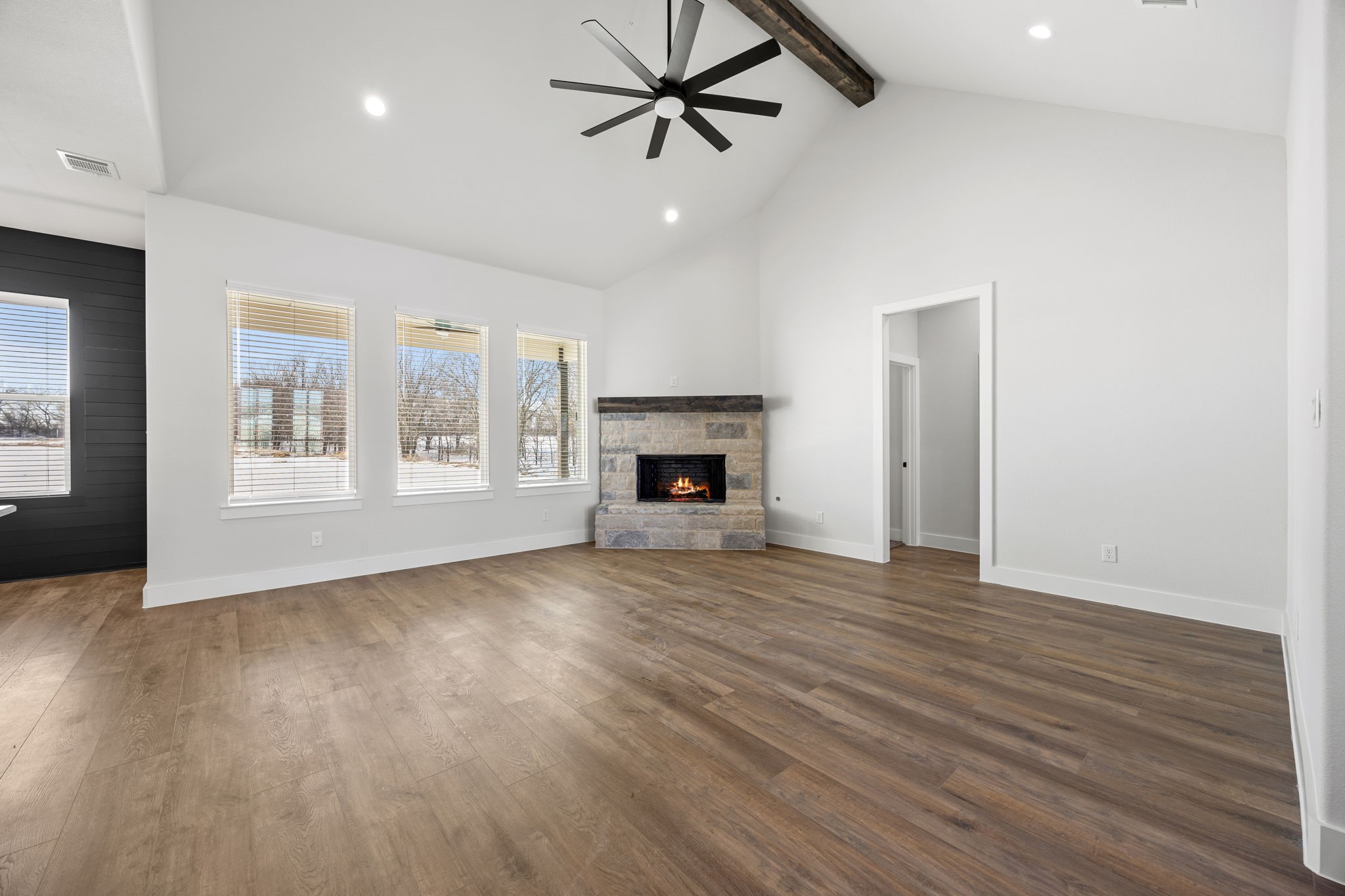 73 Dove Landing Road Valley View TX 76272