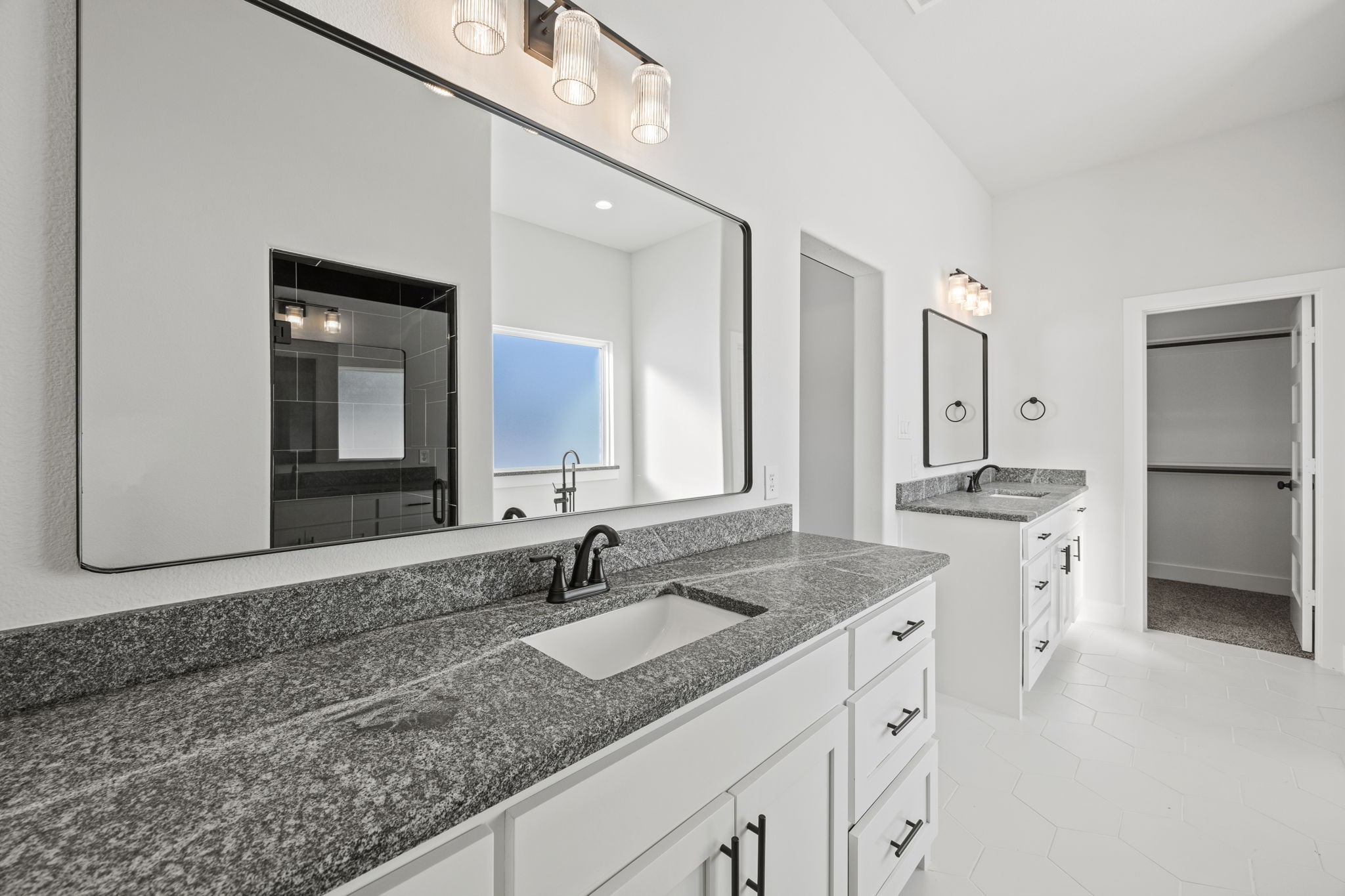 73 Dove Landing Road Valley View TX 76272