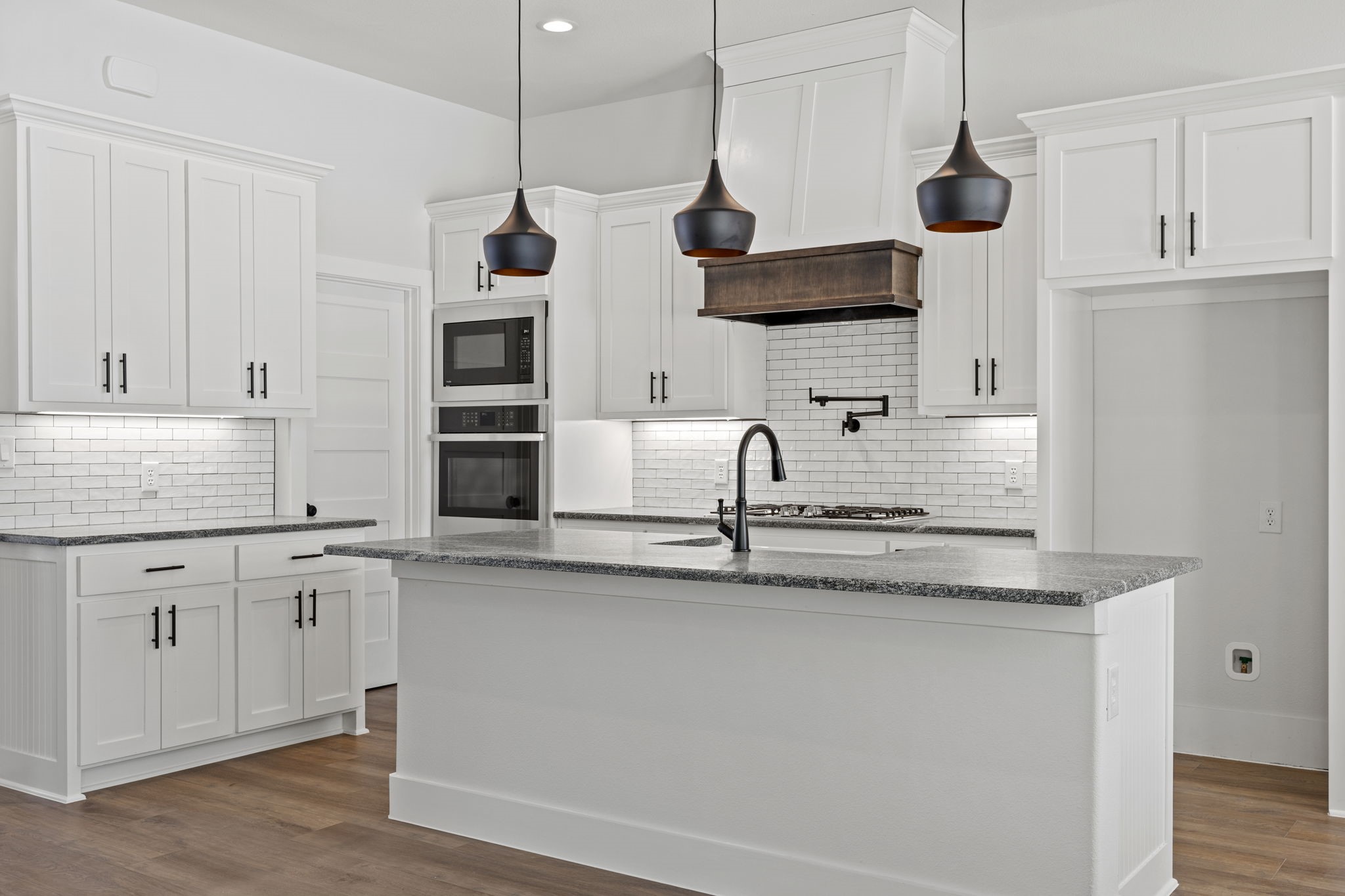 73 Dove Landing Road Valley View TX 76272