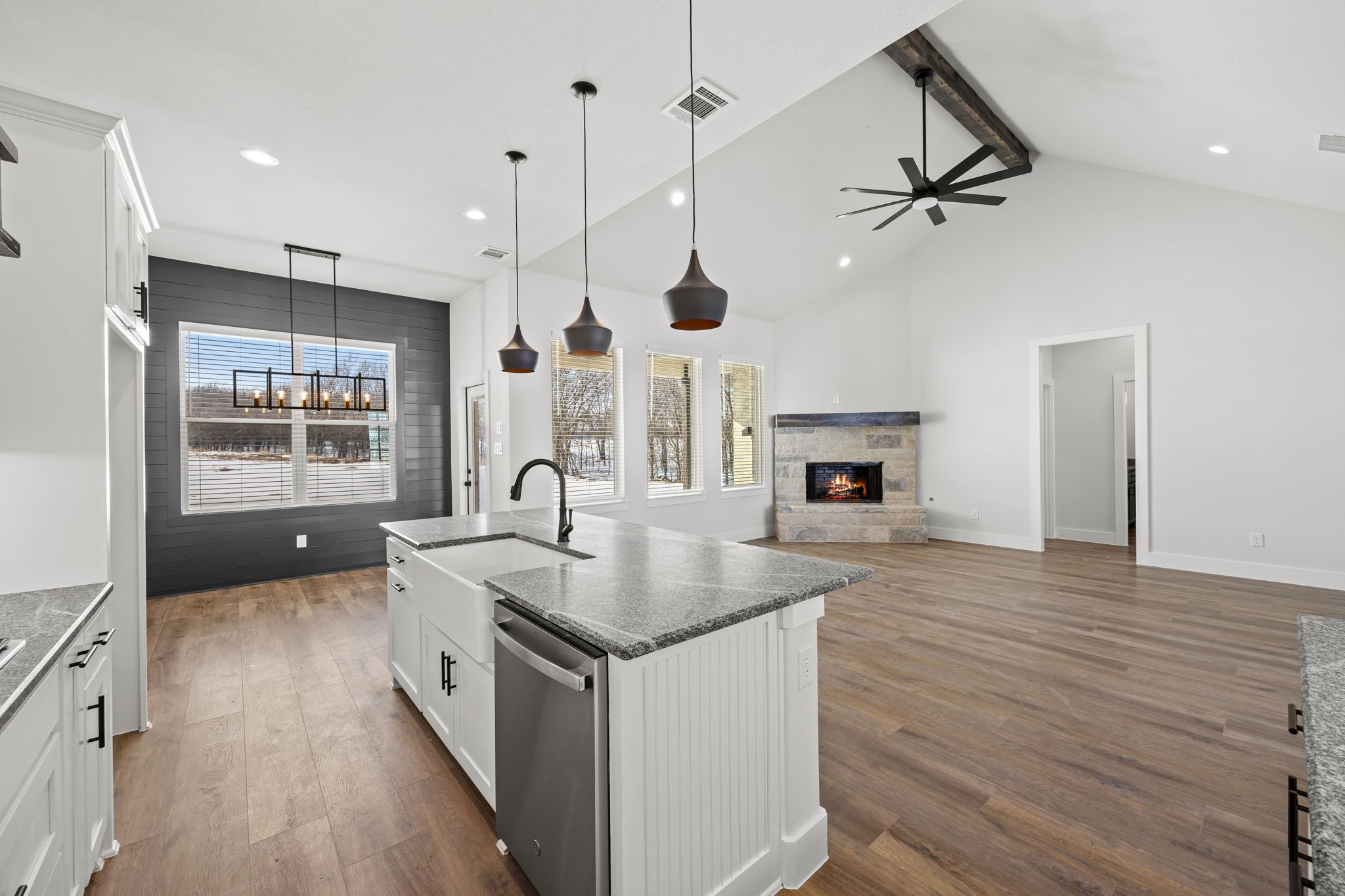 73 Dove Landing Road Valley View TX 76272