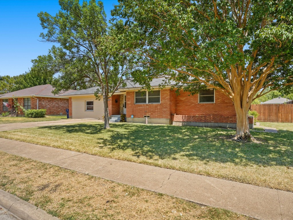 1800 Morningside Drive Garland TX 75042
