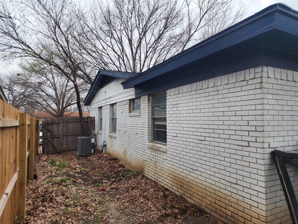 1811 Kent Drive Arlington TX 76010
