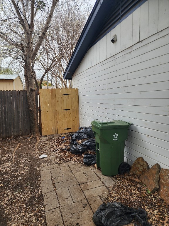 1811 Kent Drive Arlington TX 76010