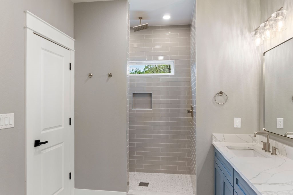 5026 Elizabeth Street Granbury TX 76048