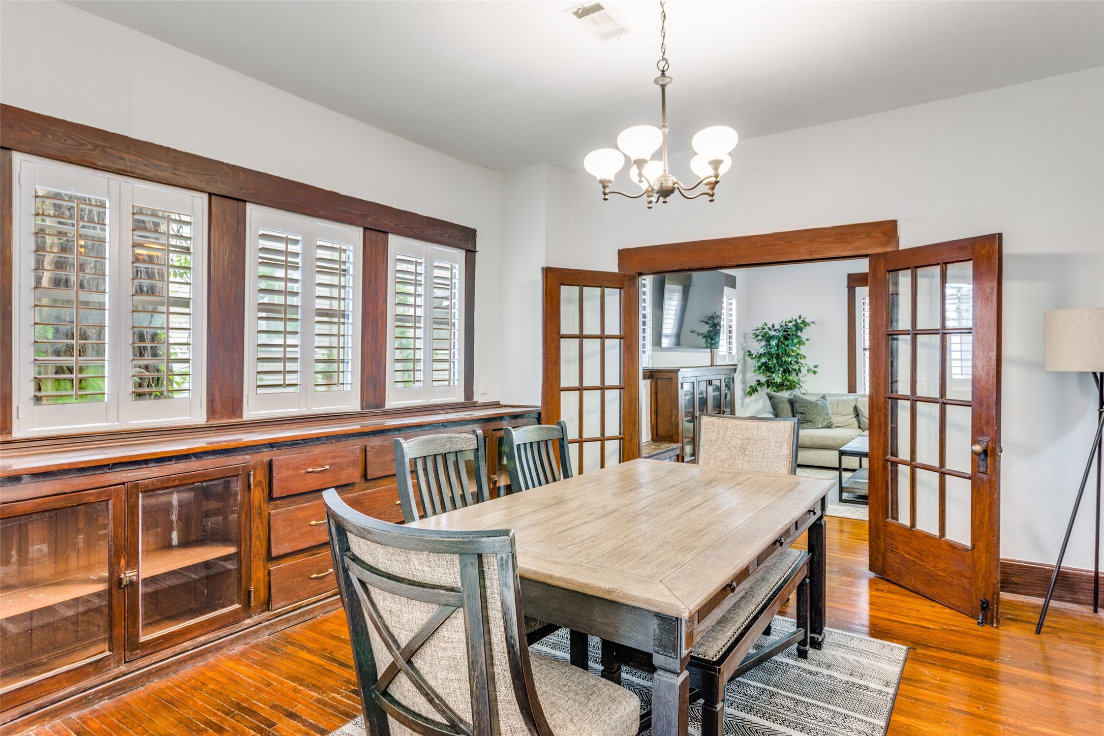 1810 5th Avenue Fort Worth TX 76110