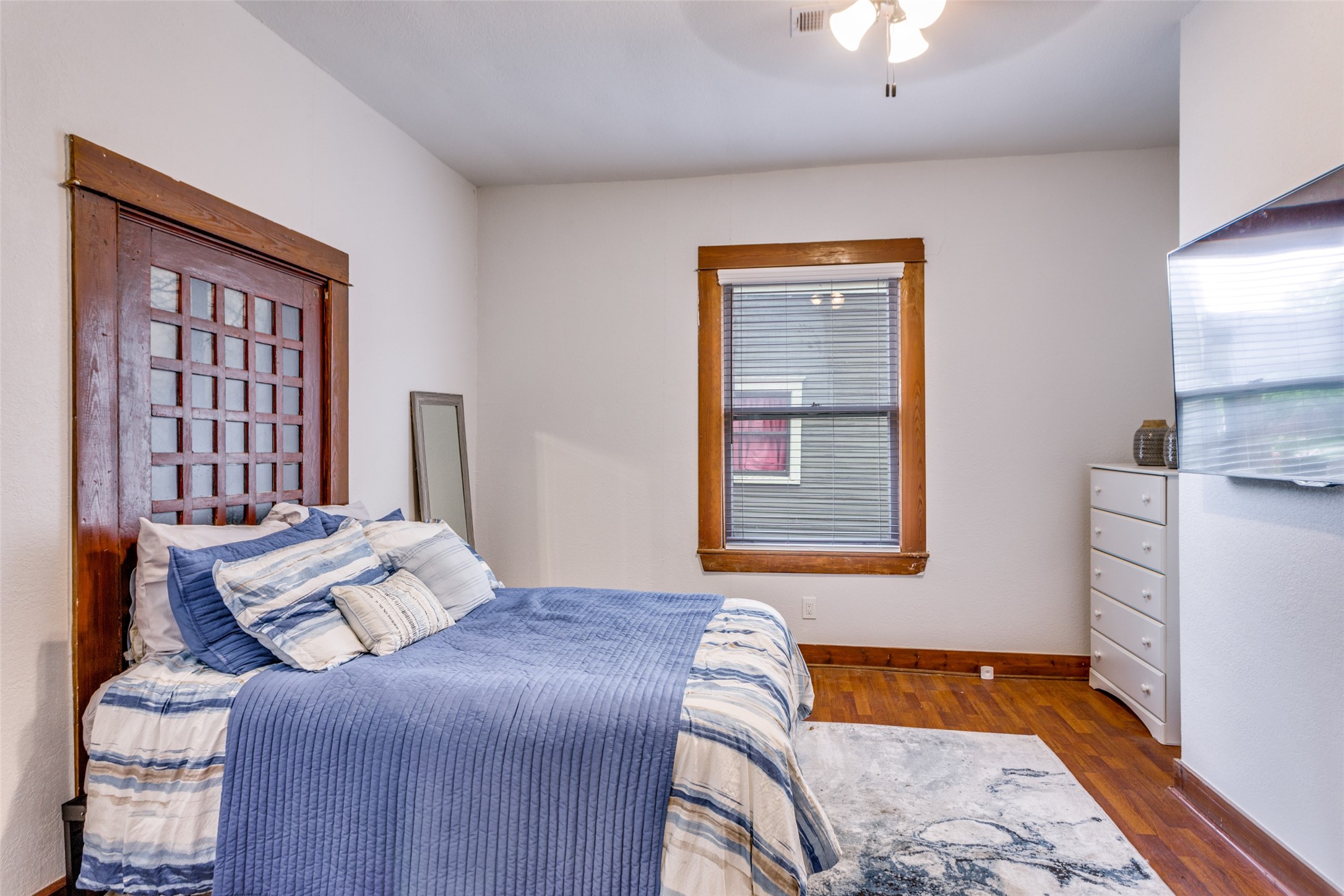 1810 5th Avenue Fort Worth TX 76110