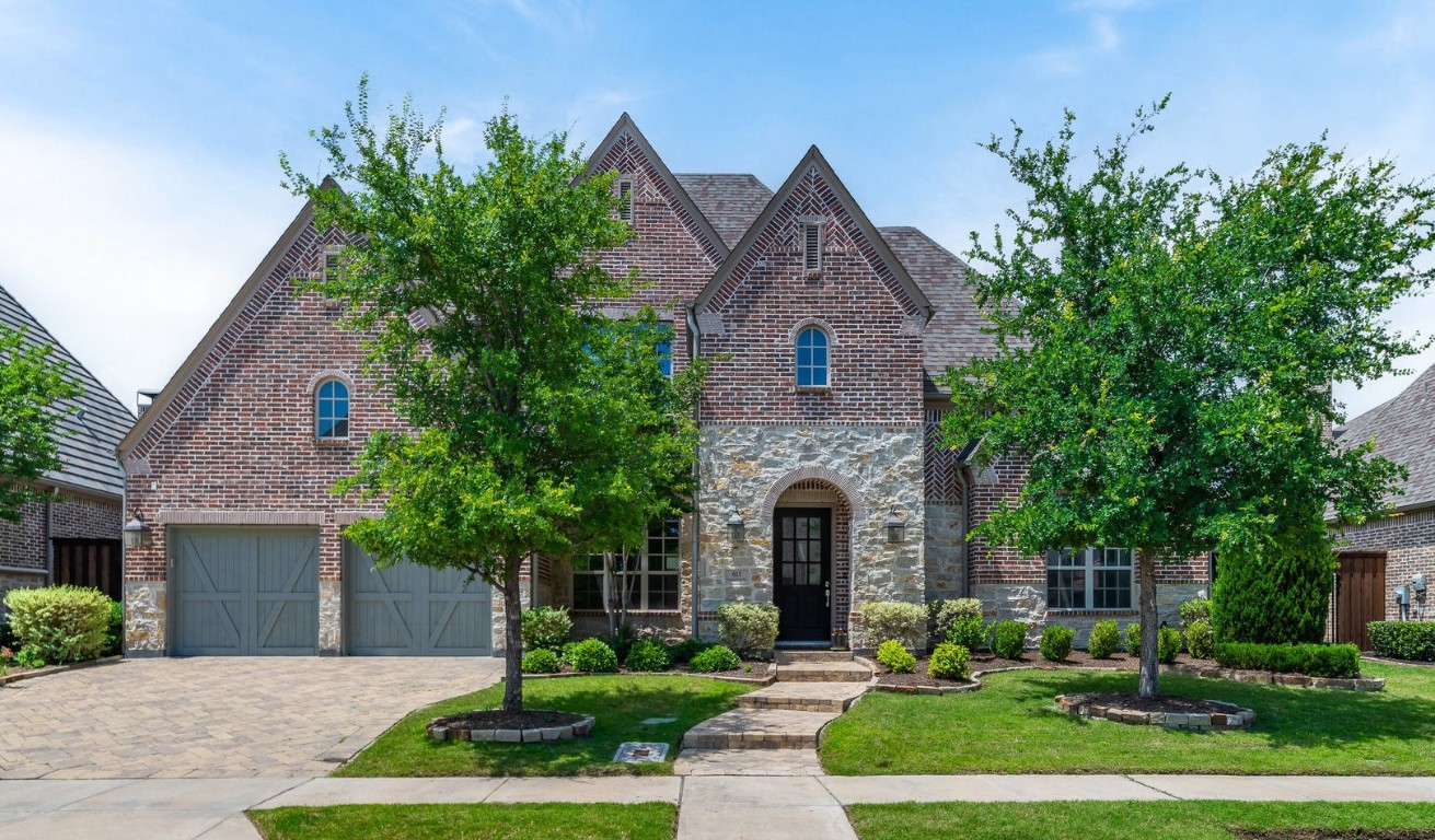 611 Fountainview Drive Irving TX 75039