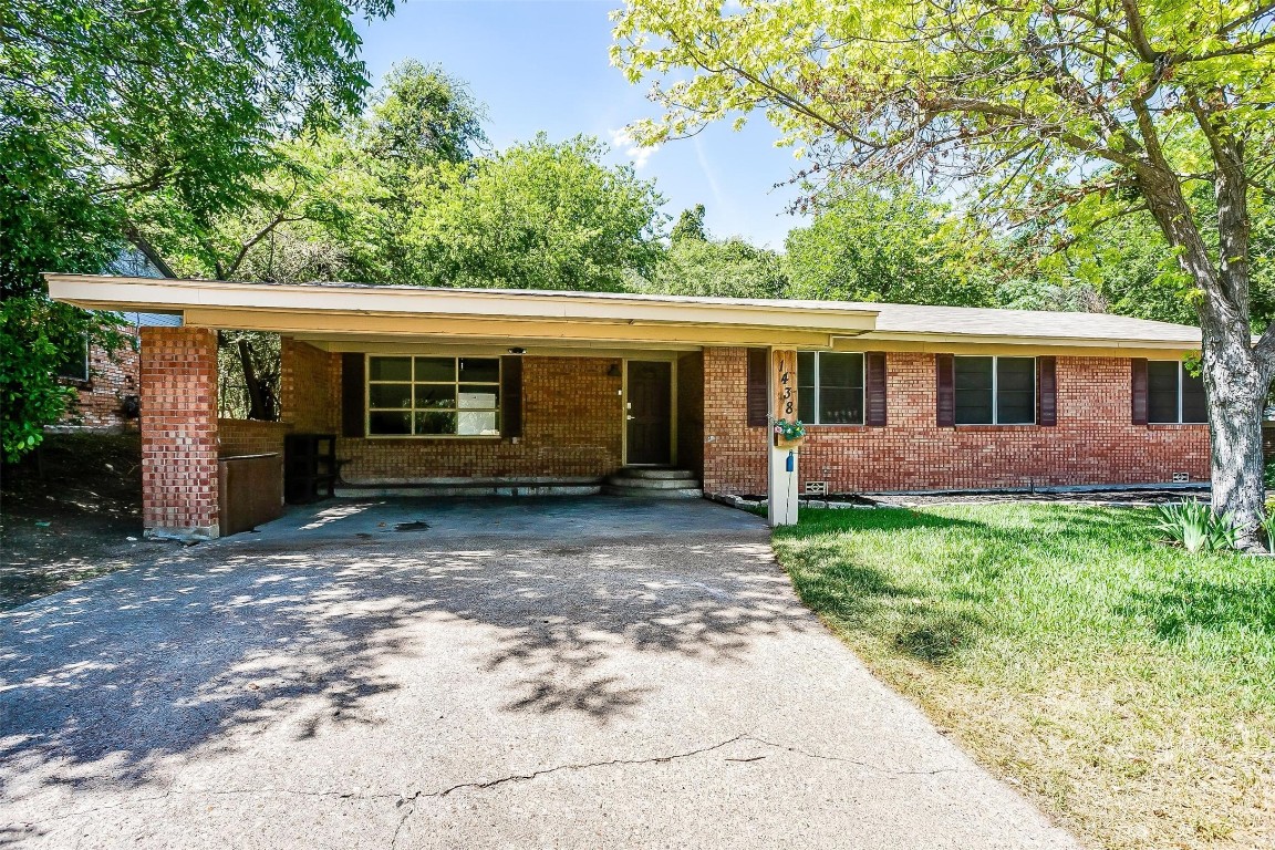 1438 W Water Street Weatherford TX 76086
