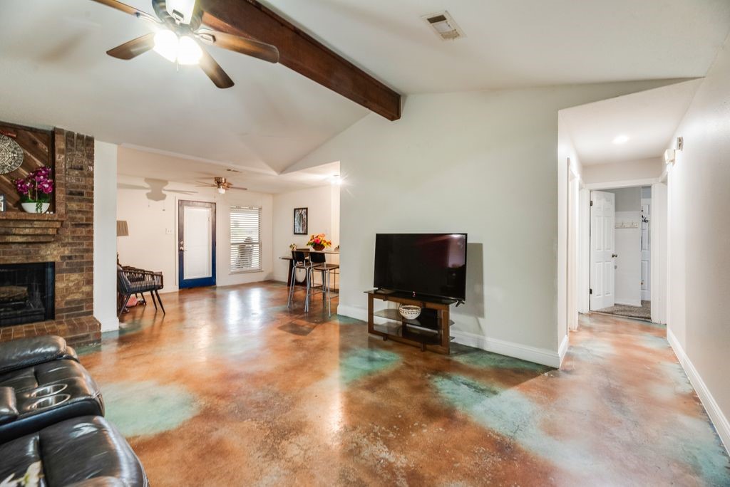 2711 Eagle Pass Mesquite TX 75150