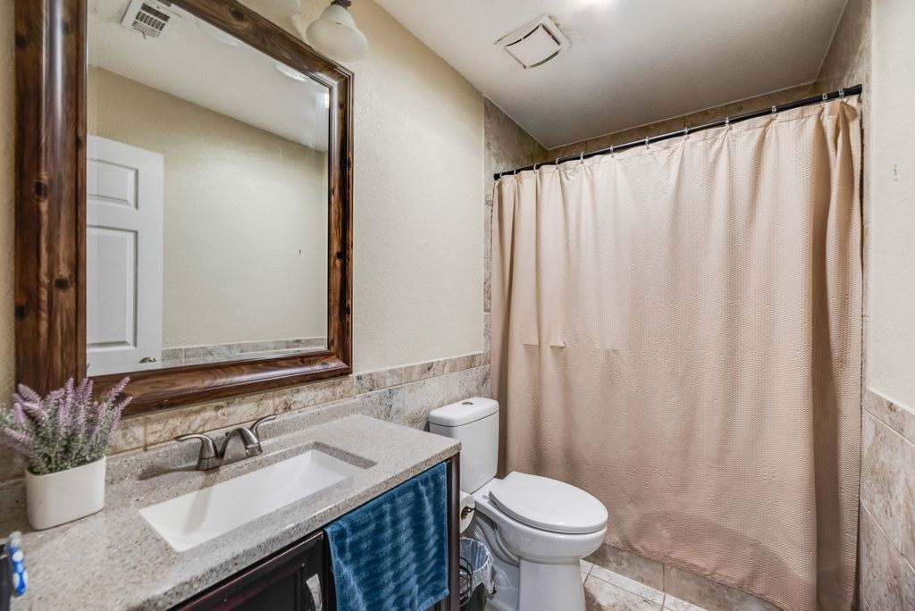 2711 Eagle Pass Mesquite TX 75150