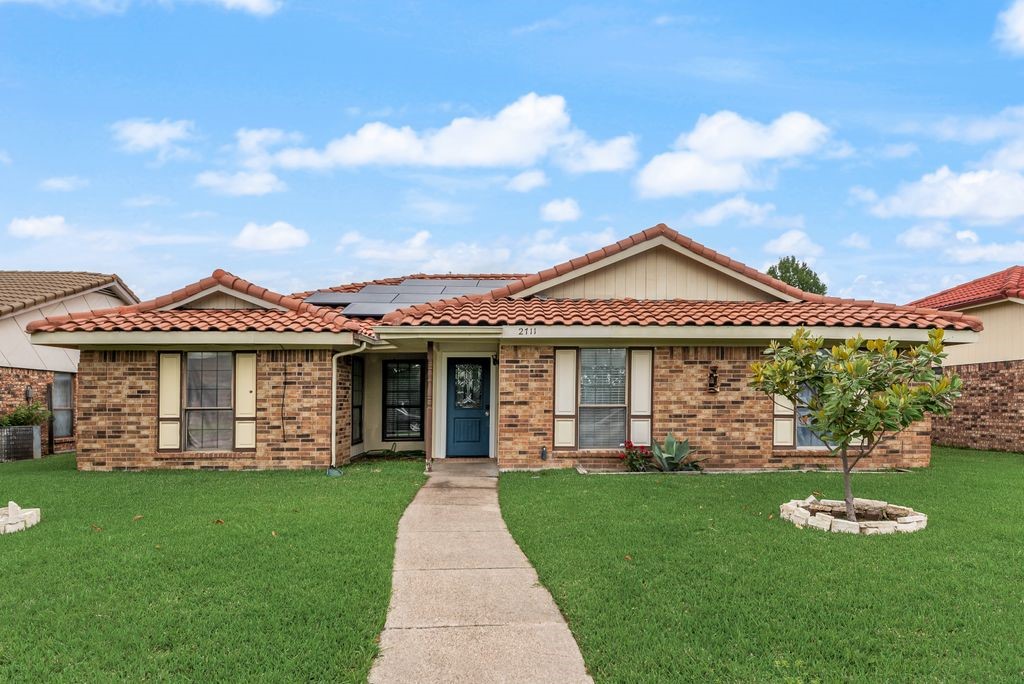 2711 Eagle Pass Mesquite TX 75150
