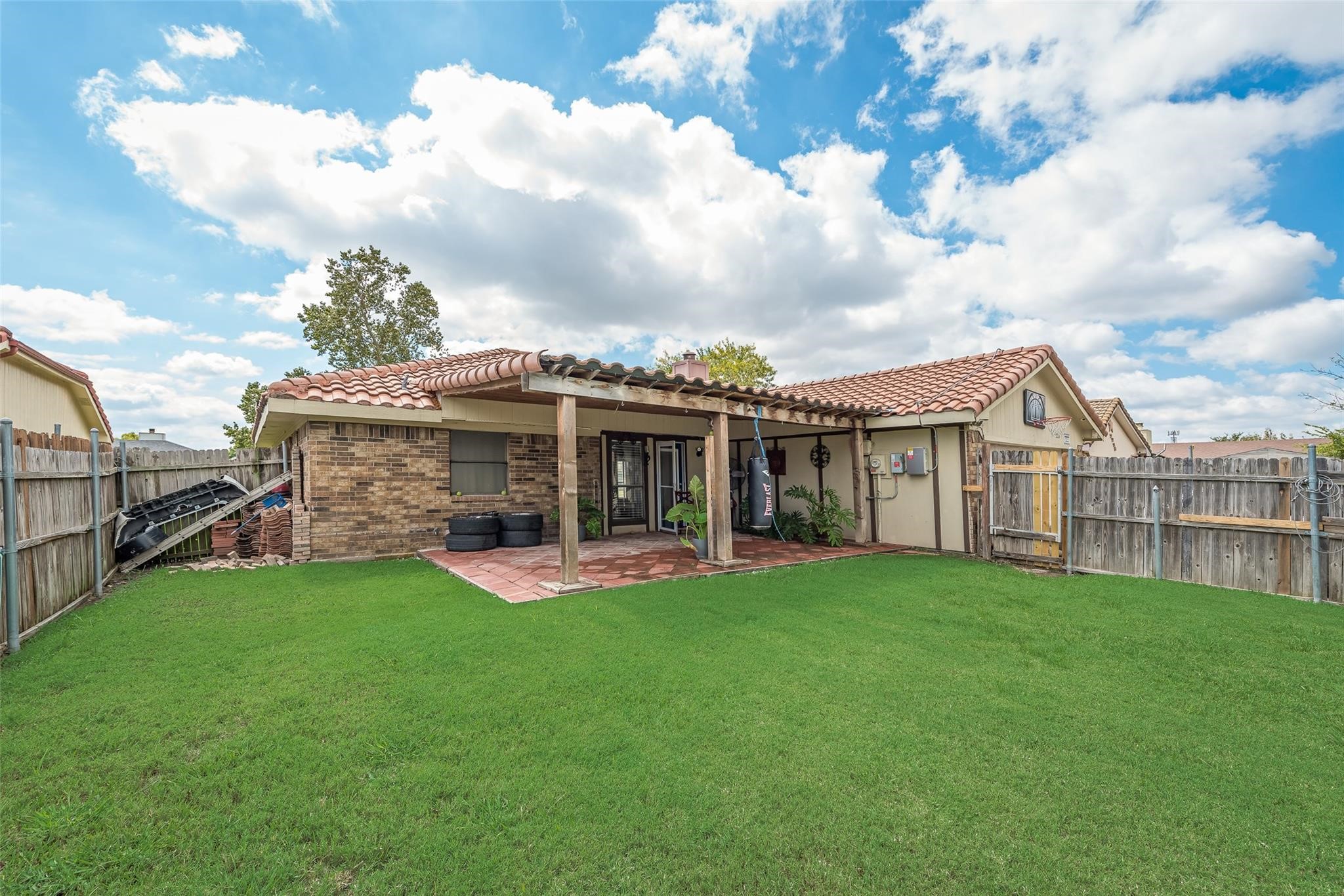2711 Eagle Pass Mesquite TX 75150