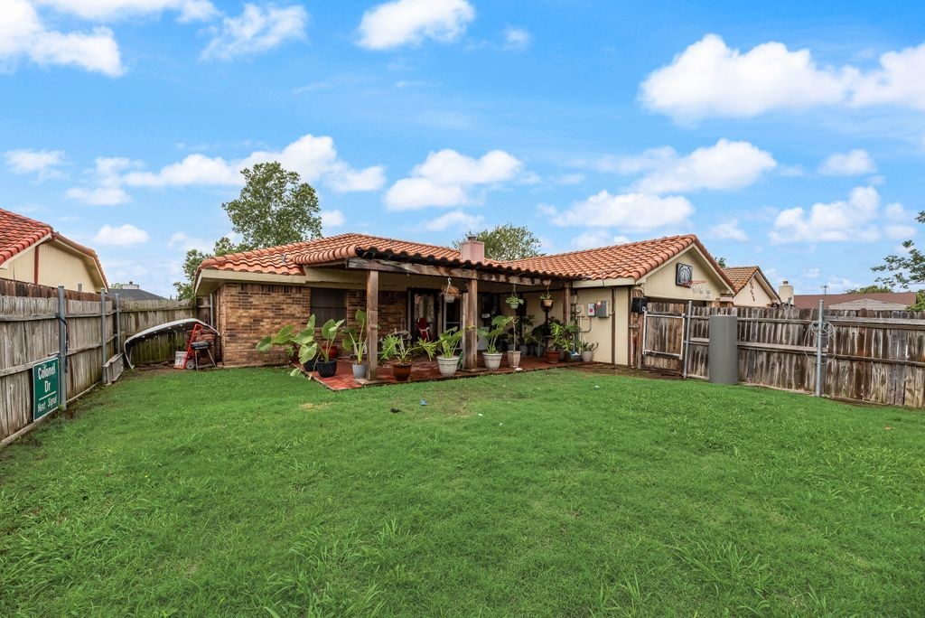 2711 Eagle Pass Mesquite TX 75150