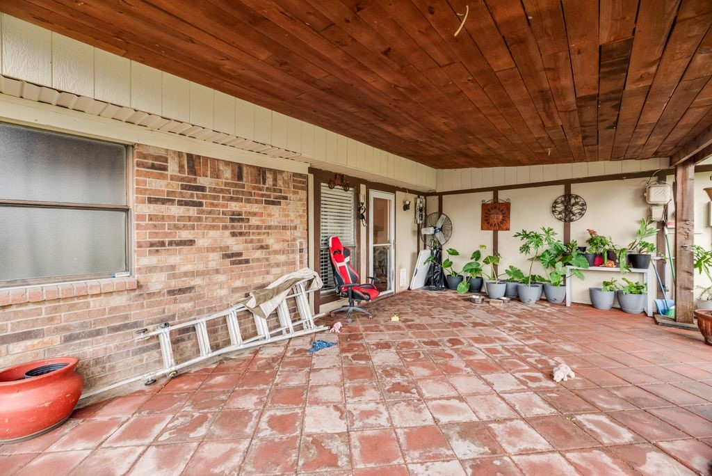 2711 Eagle Pass Mesquite TX 75150