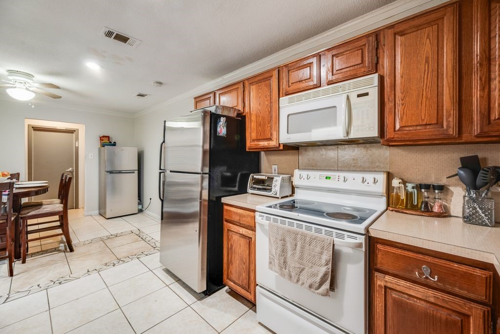 2711 Eagle Pass Mesquite TX 75150