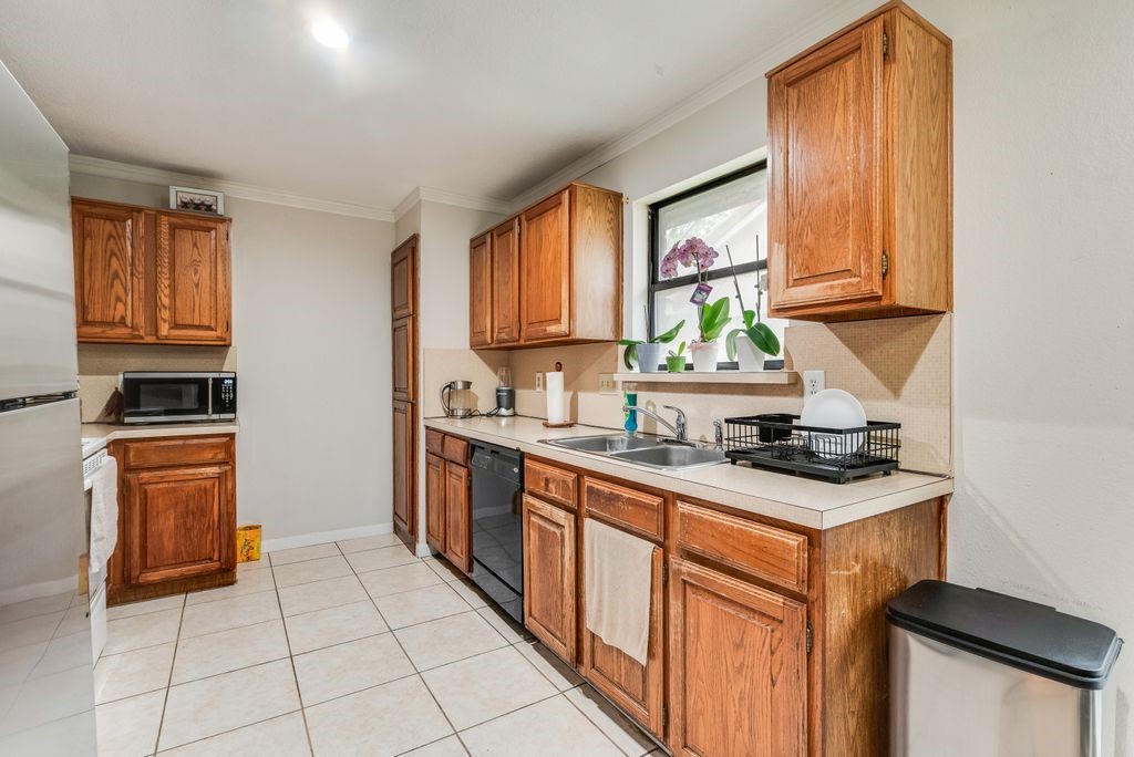 2711 Eagle Pass Mesquite TX 75150