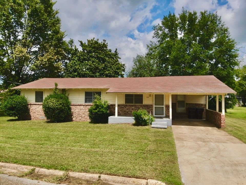 109 Olive Street Mount Vernon TX 75457