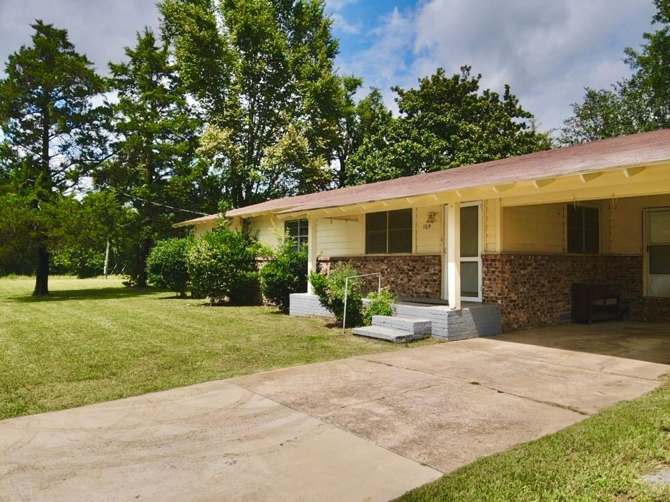 109 Olive Street Mount Vernon TX 75457